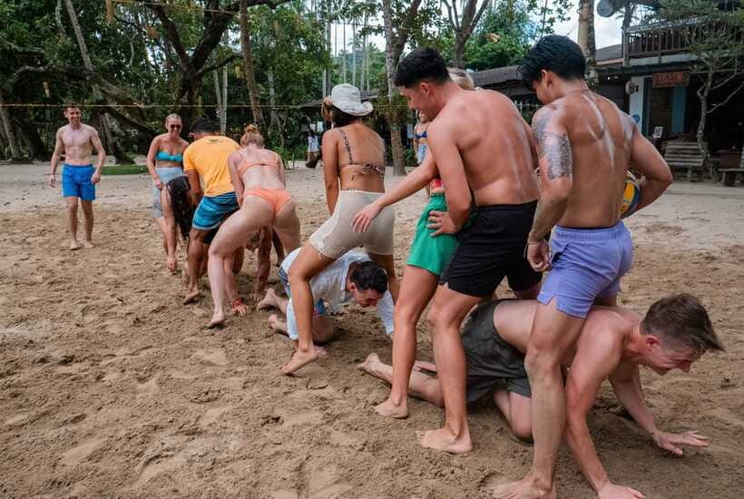 El Nido: Jeepney Adventure Tour with Lunch - Farm Lunch and Boodle Fight: A Filipino Meal You Actually Participate In
