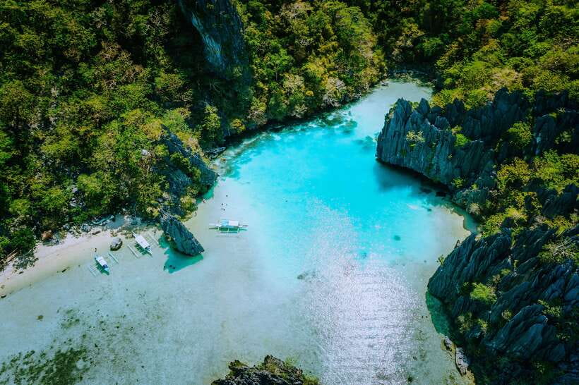 El Nido: Private/Exclusive Island Hopping Tour D BEST PRICE - Cadlao Lagoon: The Protected-Water Swim That Makes Tour D Worth It