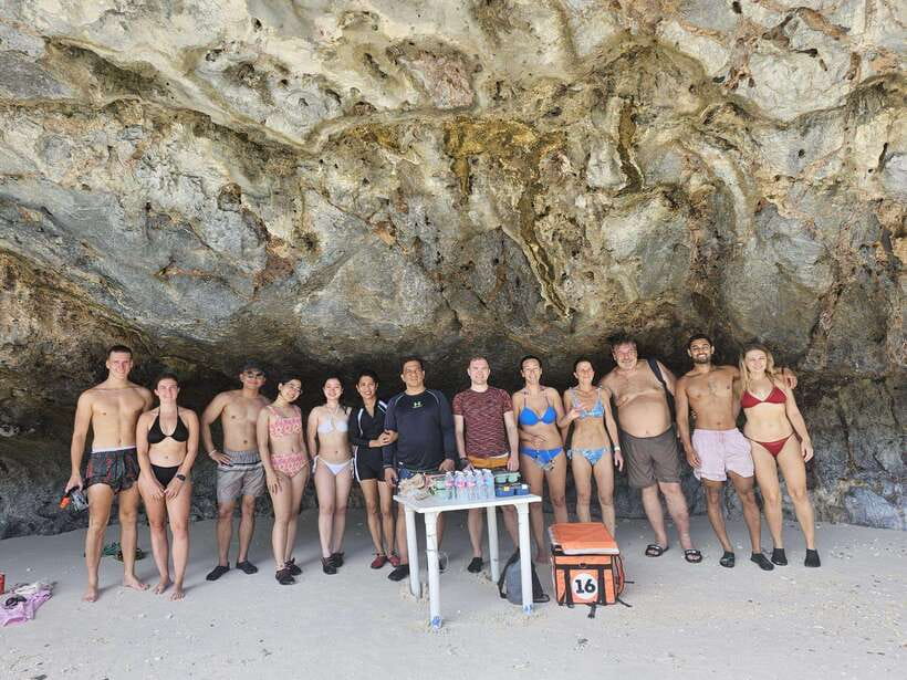 El Nido: Private/Exclusive Island Hopping Tour D BEST PRICE - Cadlao Island: Longer Beaches and Snorkel-Friendly Water