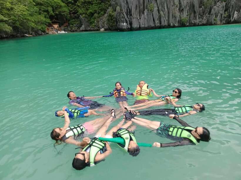 EL NIDO: Private Island Hopping Tour A with BUFFET LUNCH - Seven Commandos Beach, where white sand and legend meet