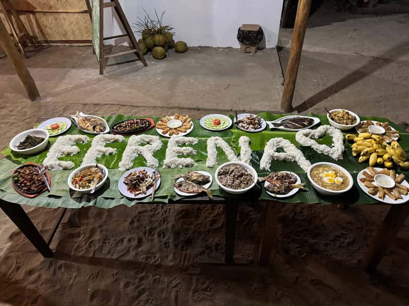 El Nido, Sibaltan: Family Dinner, Bonfire and Karaoke - 6:30 PM arrival at Efrena Beach, with a welcome that sets the tone