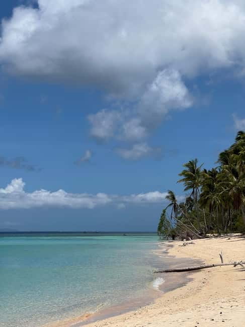 El Nido, Sibaltan: Private Snorkeling & Secret Islands Tour - Meeting at Efrena Beach: What Your Morning Starts Like
