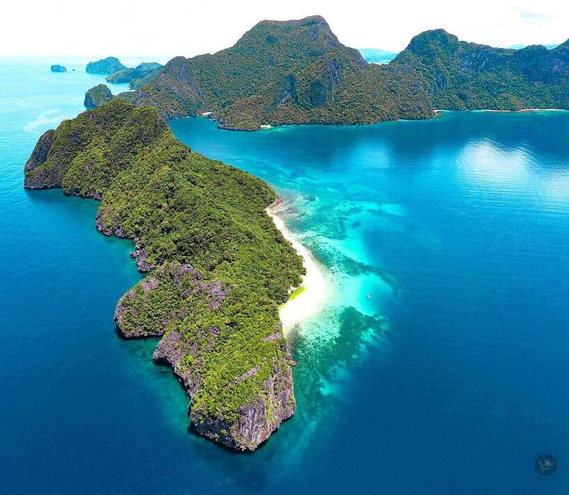 El Nido: Snake Island and Cave Tour with Island Lunch - Codugnon Cave: narrow access, formations, and archaeology vibes