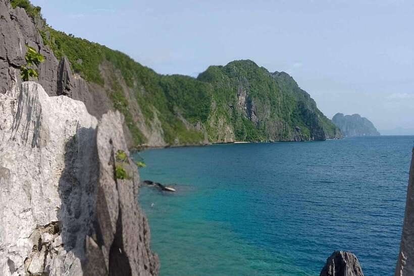 El Nido: Tour C to Hidden Beach, Helicopter Island & More - Helicopter Island: short guided time, big cliff drama
