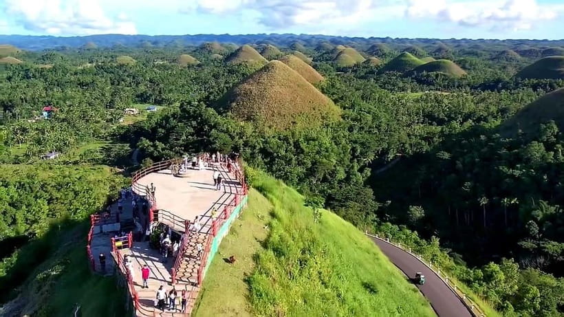 From Cebu: Bohol Countryside & Buffet Lunch Exclusive Tour - Loboc River floating restaurant buffet, plus cultural performances