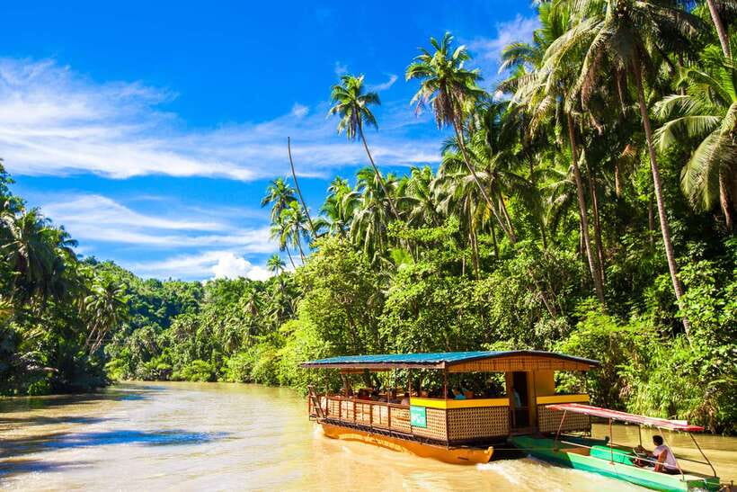 From Cebu: Day Trip to Bohol Highlights - Loboc River cruise for lunch: the break that makes the day work