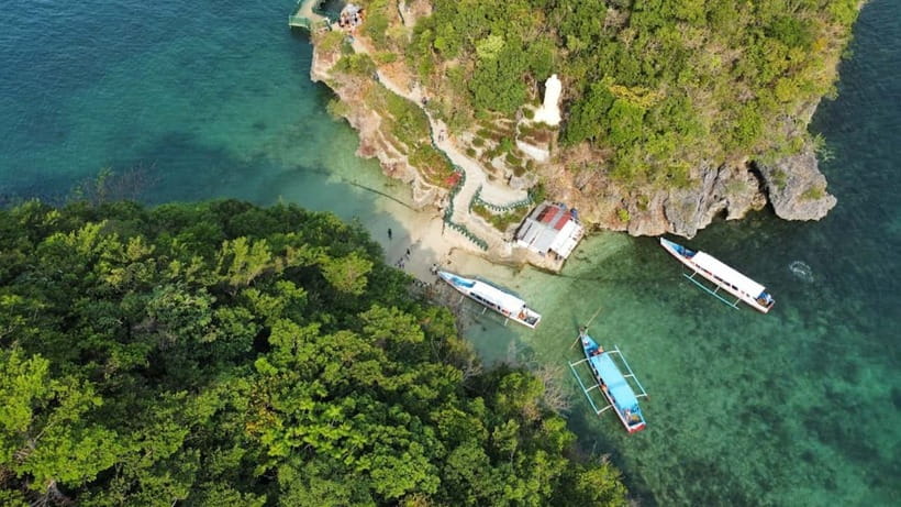 From Manila: Pangasinan Hundred Islands Guided Tour - From Makati to Alaminos: the 18-hour schedule is real