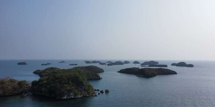 From Manila: Pangasinan Hundred Islands Guided Tour - Pilgrimage Island trek and the Christ the Savior statue