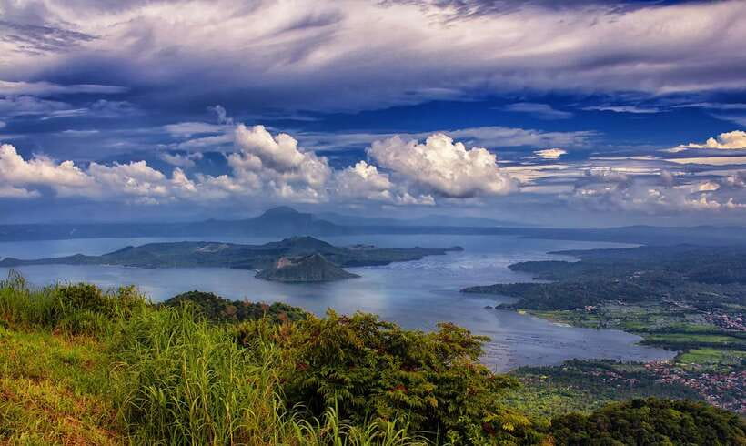 Full-Day Manila City, Tagaytay Taal Volcano and Lake Tour - Lunch with a panoramic break, then the long drive back