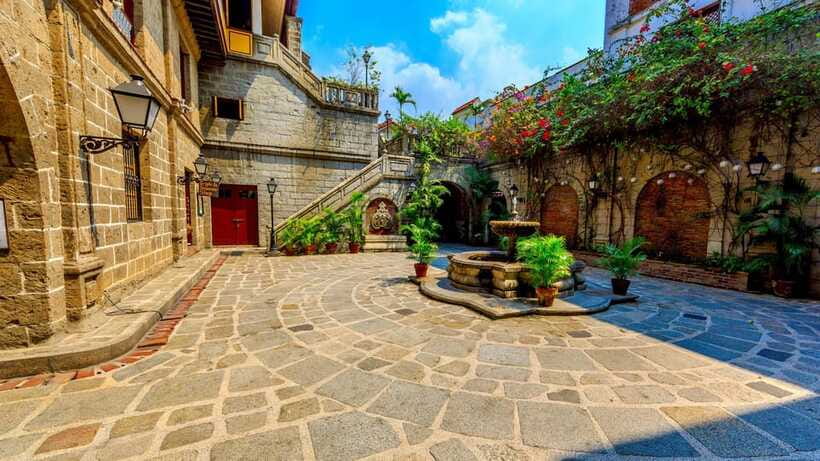 Half-Day Heritage Tour: Manila’s Historic Gems - San Agustin Church: UNESCO-level baroque details without the day disappearing