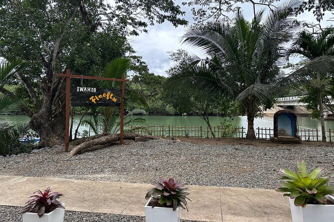 Iwahig River Cruise and Firefly Watching Tour in Puerto Princesa - Dinner at the eco park: what you can expect before the fireflies