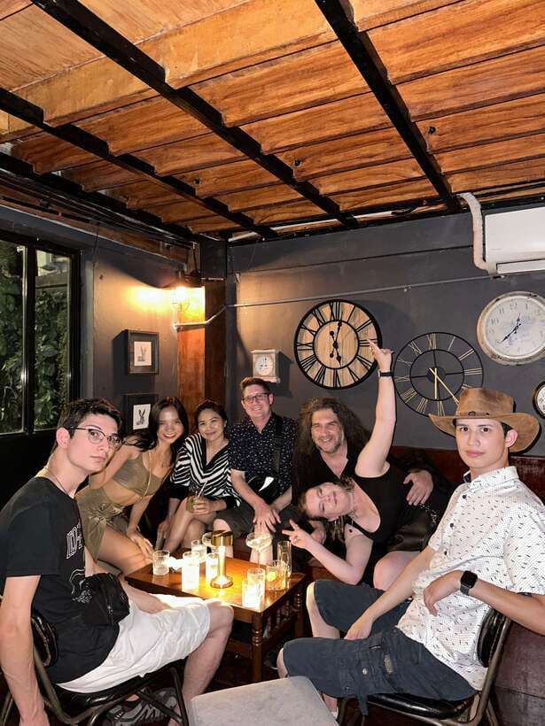 ⭐ Makati Bar Hopping and Pub Crawl Tour with Venus ⭐ - Why Makati Poblacion Works for a 3-Hour Bar Crawl