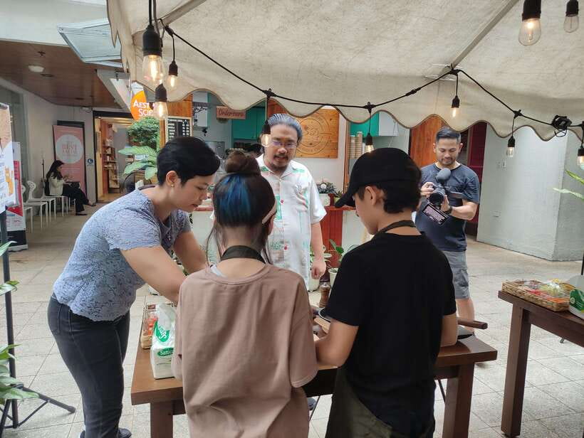 Makati: Hands on Manila Cooking Class - Meet Chyl, and get Filipino food context while you cook