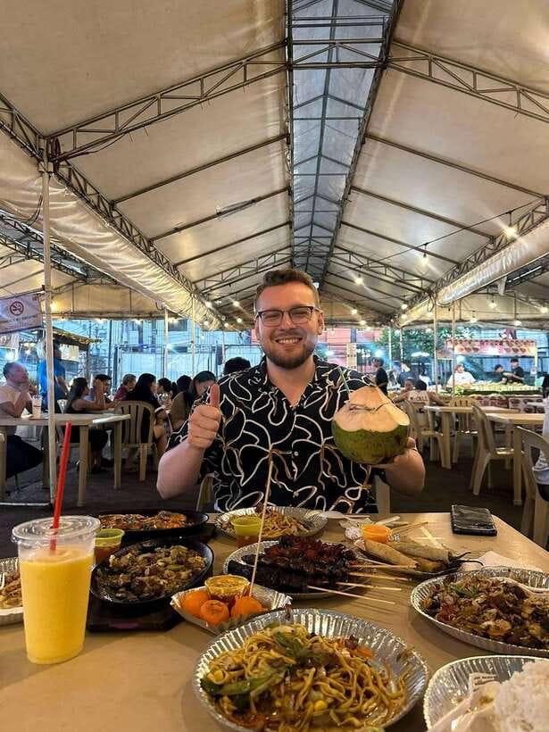 Makati Street food Tour, End with a Rooftop City View - What You’ll Eat: Skewers, Sweet Desserts, and the Foods That Surprise You
