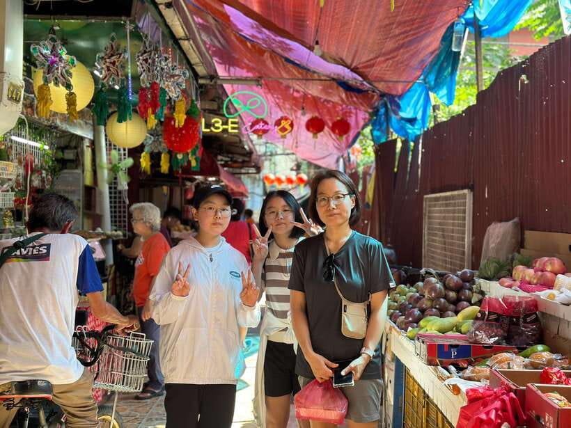 Manila Chinatown Hidden Gems with Venus - Getting around with jeepneys, tricycles, and tuk tuk