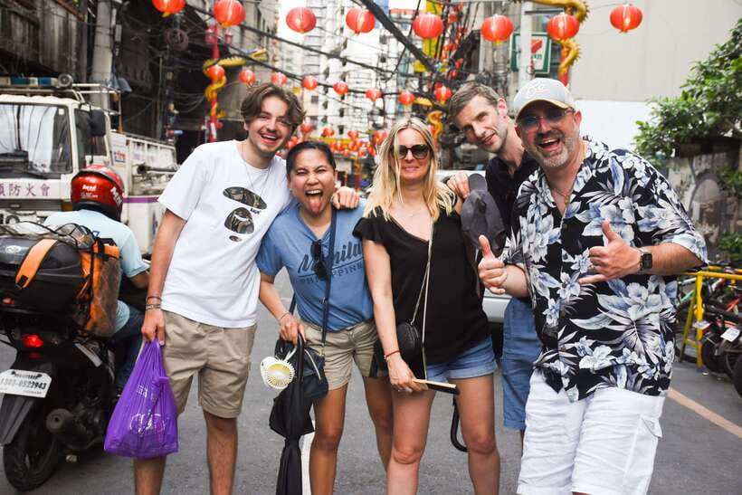 Manila: Guided Food Tour of Binondo with Tastings - The hopia bakery finale: where the sweet pastry wins