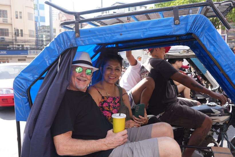 Manila: Guided Tuk Tuk Ride - Chinese Shopping Areas and the Street-Level Mix of Goods