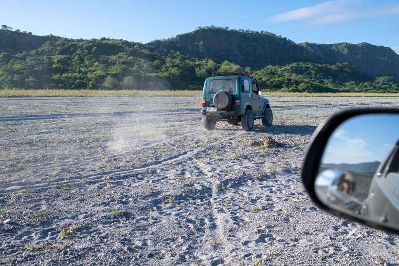 Manila: Mount Pinatubo 4X4 & Hiking Trip - Crater Lake Time at Pinatubo: Photos, Lunch, and the Main Payoff