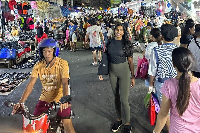 Manila Night Market Experience with Local Guide - How Venus handles photos, timing, and food ordering