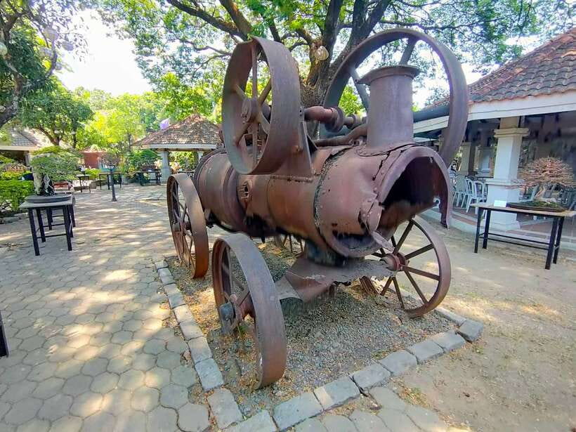 Manila: Rich History of Intramuros Private Tour - Rizal Park Finish: Monument Views, Lagoon Time, and Museum Complex Nearby