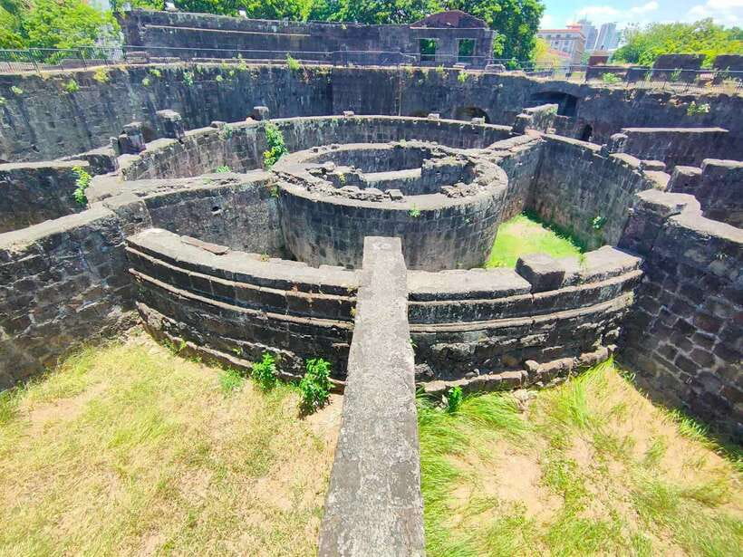 Manila: Rich History of Intramuros Private Tour - Baluarte de San Diego and Baluarte de San Francisco de Dilao: Fort Corners with Real Views