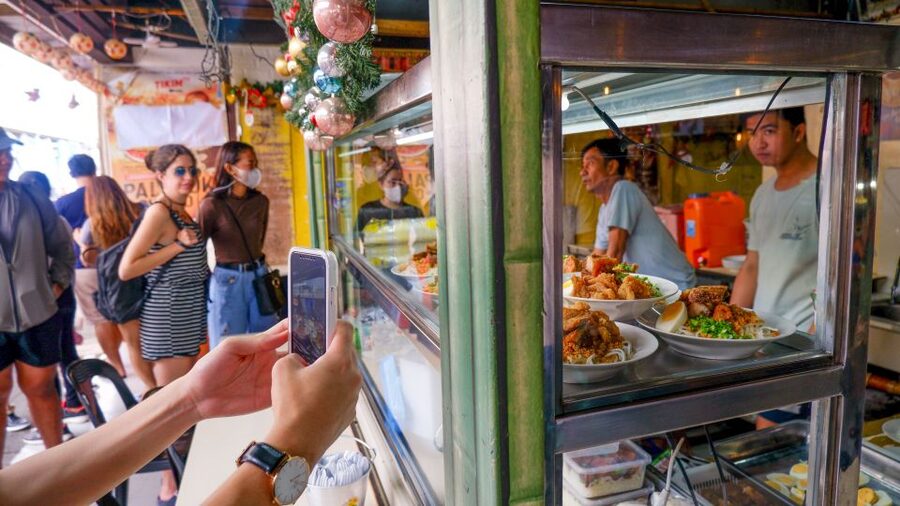Manila: Sightseeing and Food Walking Tour with Tastings - Who This Tour Fits Best in Manila