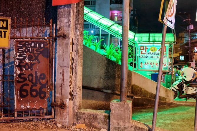 Manila Social and Political Walk - P Burgos Street: Food, Bars, and the City’s Social Pressure