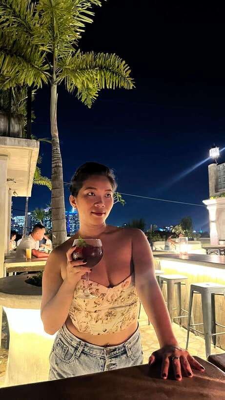 Manila Ultimate Nightlife Pub Crawl - Mari’s role: smooth hosting, clear explanations, and a fun group vibe