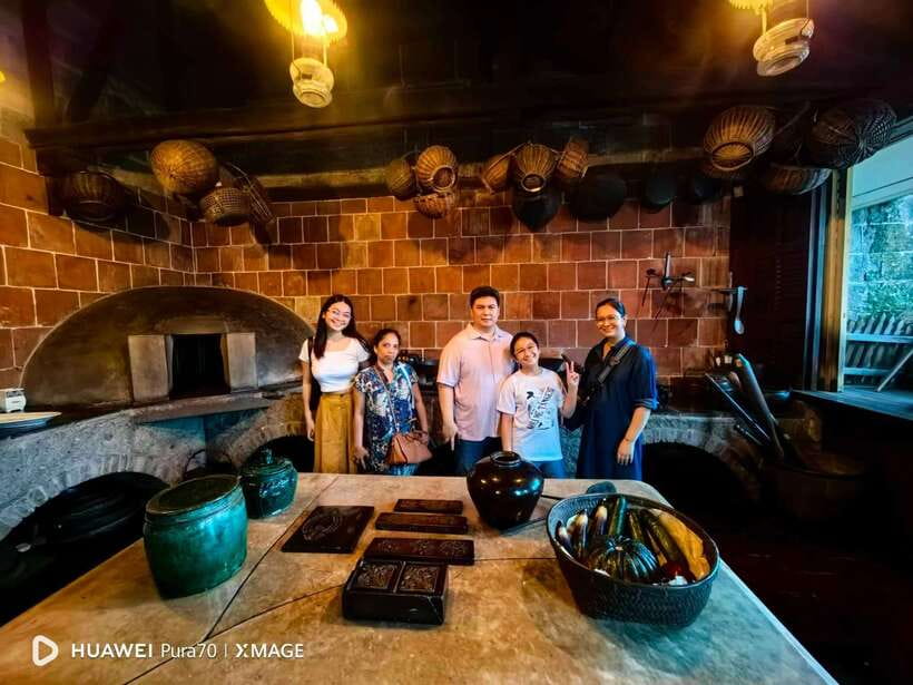Manila: Walled City Intramuros Walking Tour - The kalesa or tranvia ride: a welcome break inside the walls