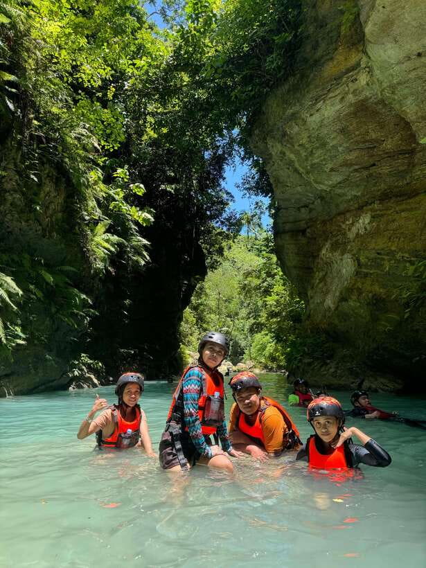 Moalboal: Kawasan Canyoneering with Lunch & Free Transfers - Getting to Kawasan Falls from Moalboal, without the hassle