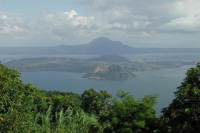 PanoramicTagaytay Ridge Tour from Manila - Taal Volcano Viewpoint Stop: The Classic Ridge-Watching Hour