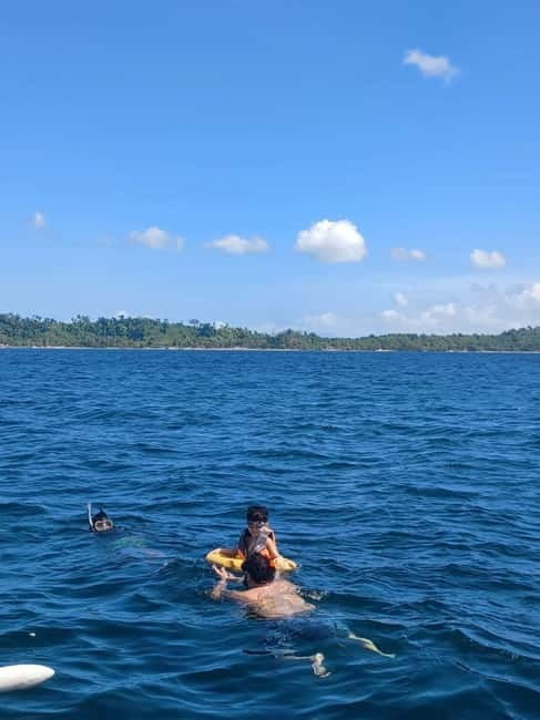 Port Barton: Island Hopping with Lunch,Hotel Transfer & Fees - Fantastic Reef lunch stop: eating while the sea is still close