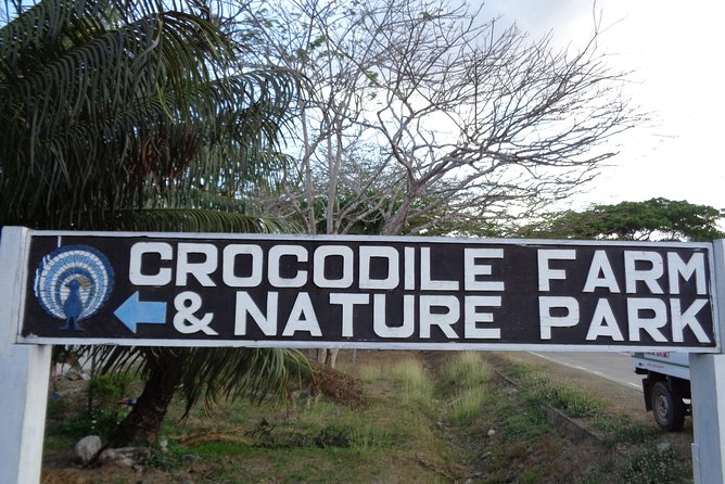 Puerto Princesa half day City tour a sightseeing excursion - Plaza Cuartel and Baywalk Park: Fast Photo Stops With Personality