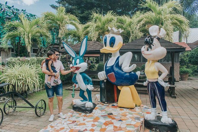 Puerto Princesa: Half-day Tour of the City - The bay-side morning park: local jogging, evening food, and Christmas lights