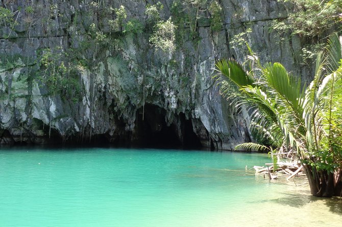 Puerto Princesa Underground river excursion tour UNESCO - The boat trip inside the Underground River: stalactites, stalagmites, and the wow moment