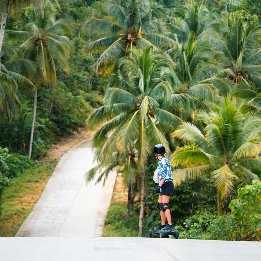 Siargao : Morning 1 Hour Guided Electric Skate Experience - Starting at eMotion Siargao by Jacking Horse Beach