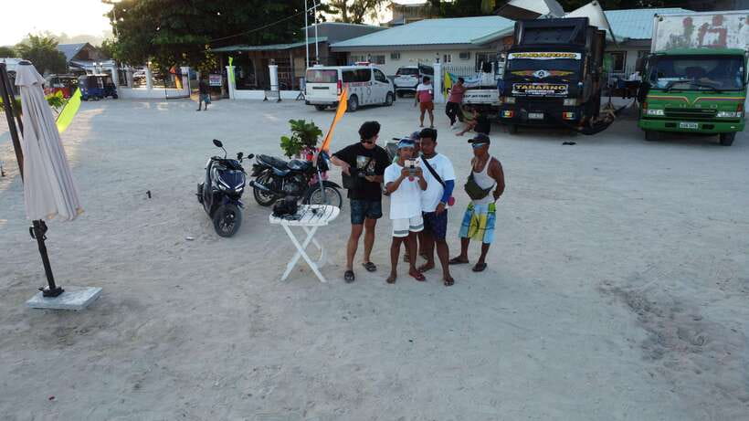 SIARGAO TRI-island DAKU/NAKED/GUYAM free drone/lunch - Getting from General Luna to the boat stops smoothly