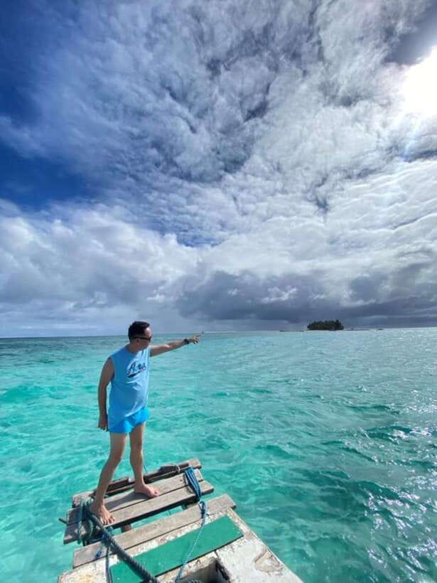 Siargao:Tri Island Hopping Naked Island, Daku, Guyam w/Lunch - Stop 2: Guyam Island, photos, palm silhouettes, and a snorkeling-minded break