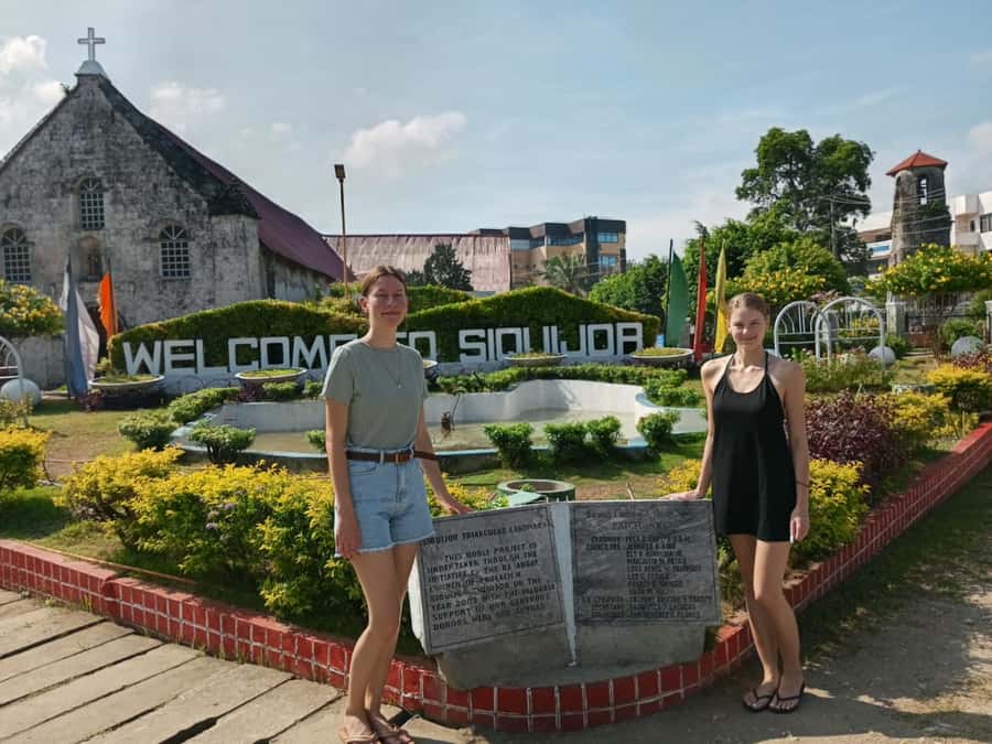 Siquijor: Siquijor Island Tour Cambugahay Falls Private - Cambugahay Falls: The 300+ Steps That Pay Off