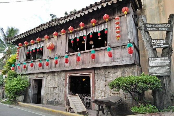 The Original Cebu City Historical and Food Walking Tour - Meeting up at Ayala Terraces, then getting your bearings fast